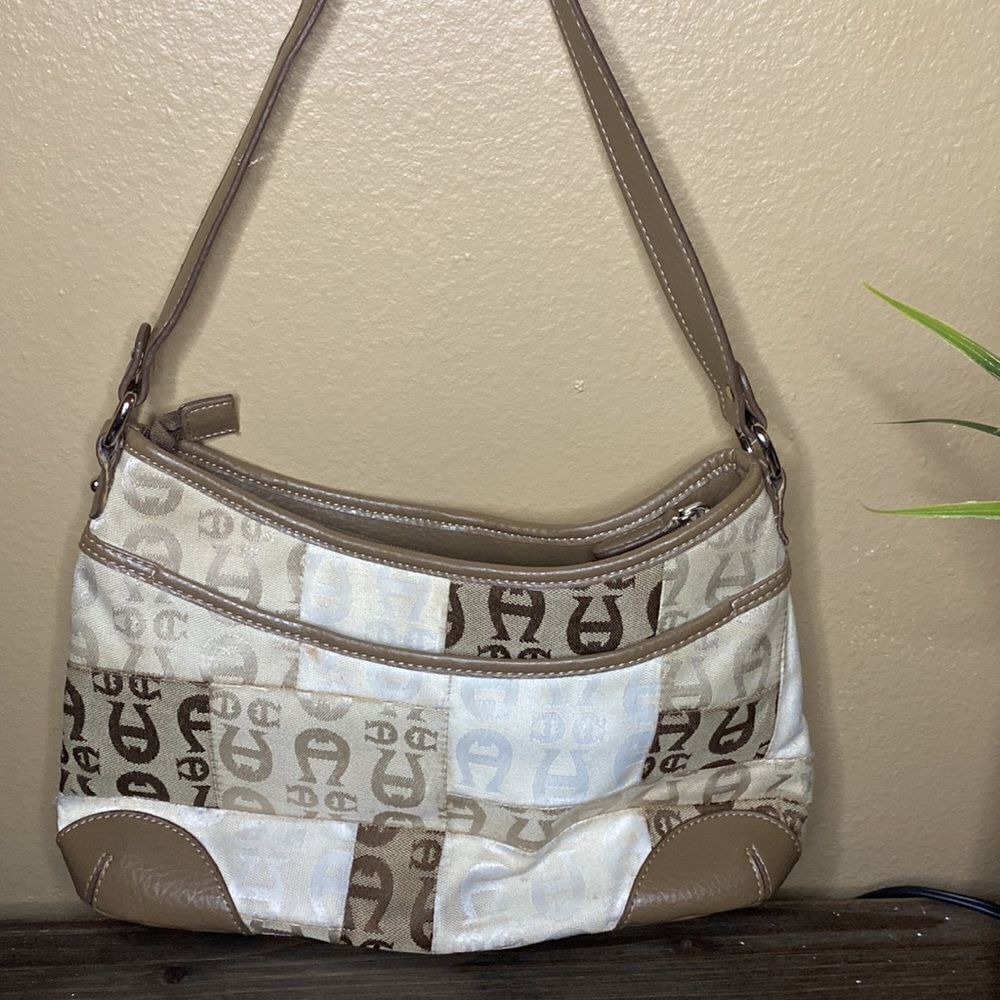 Etienn Aigner Shoulder Bag - Picture 4 of 11
